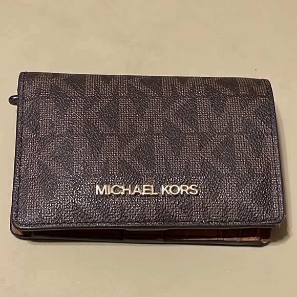 Michael Kors Handbags - Michael Kors Jet Set - Logo Wallet - New